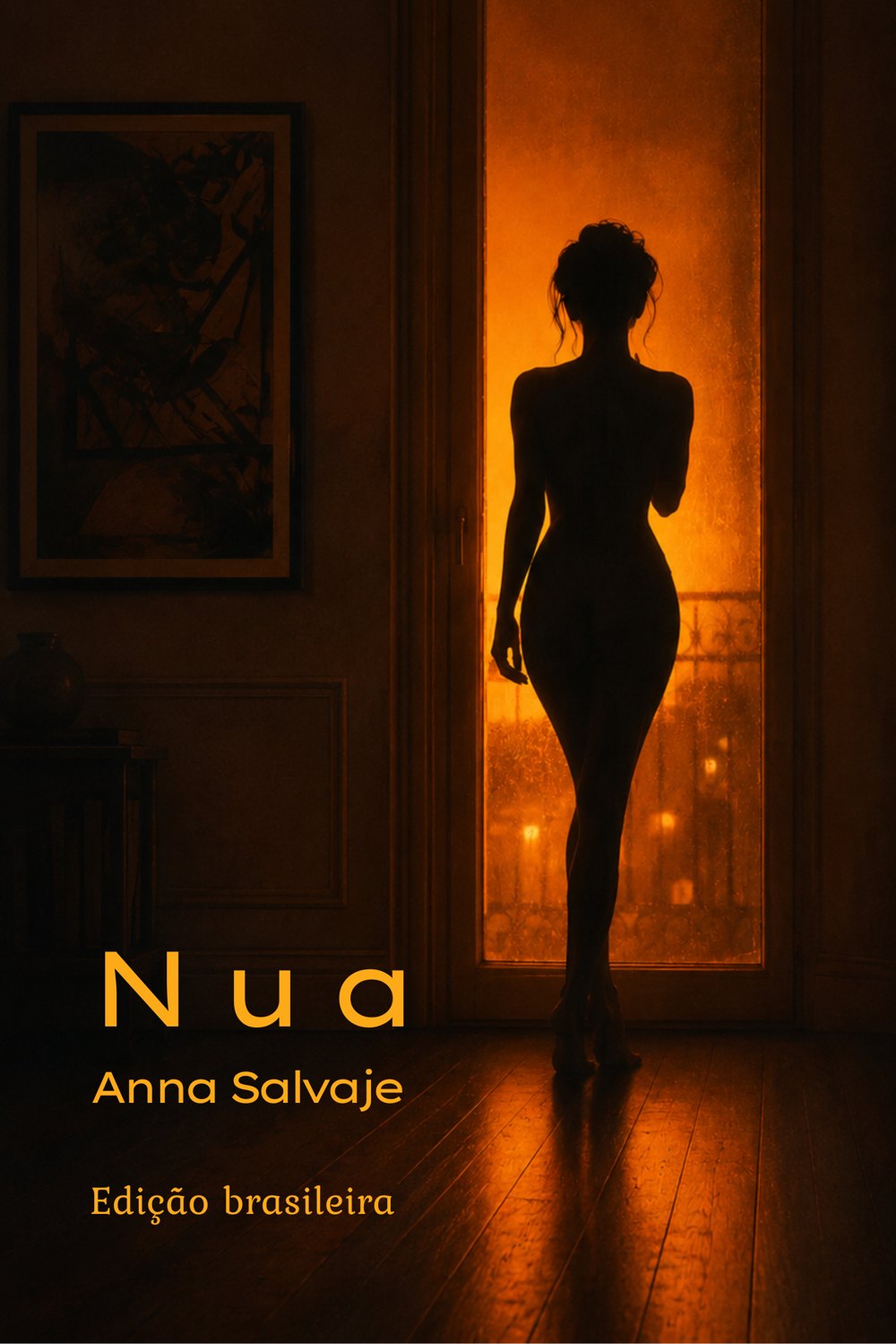 Capa de Nua: silhueta de mulher contra a luz diante de uma porta-janela, luz âmbar